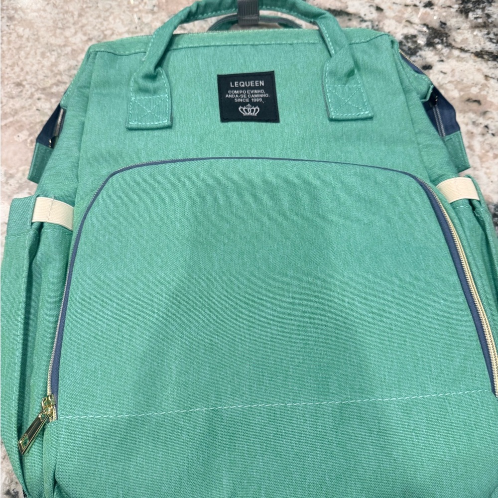 Lequeen diaper bag new without tags.